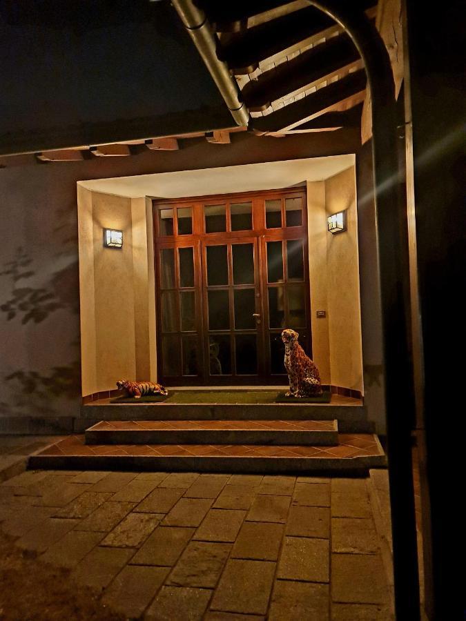 B&B Margot Albavilla Exterior foto