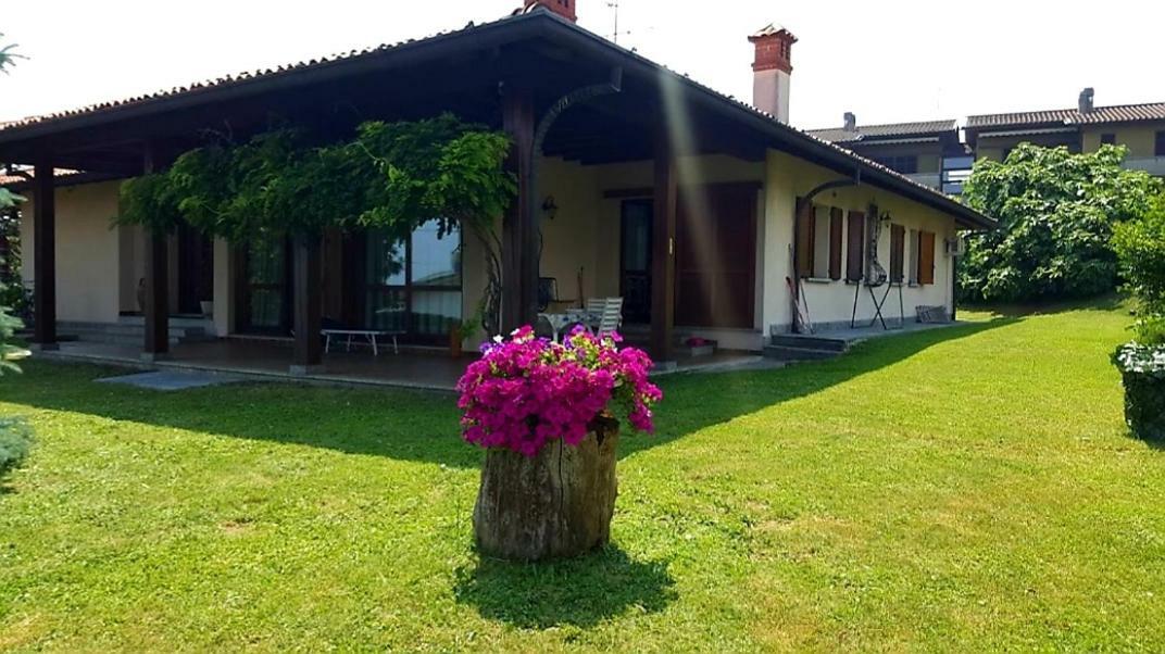 B&B Margot Albavilla Exterior foto